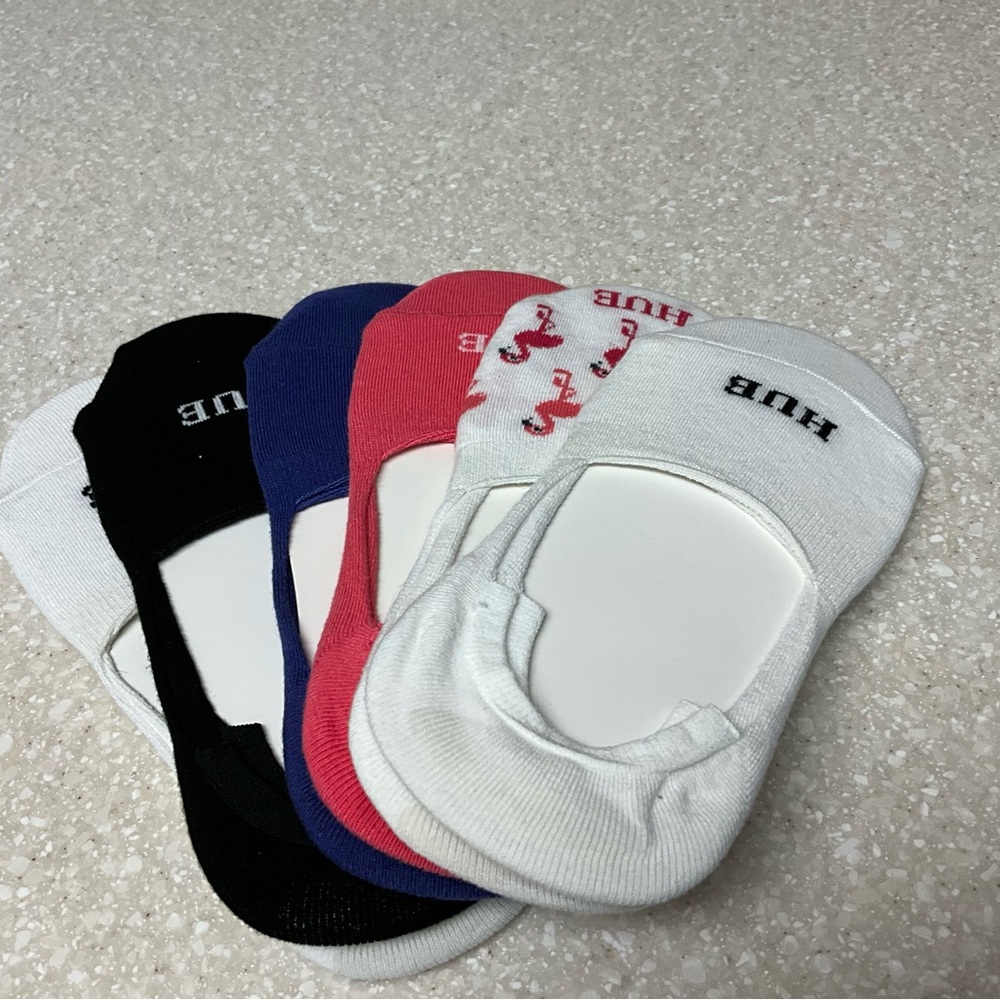 HUE 6 Pack of Ladies Multi Color No Show Socks-NWOT